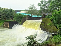 Spillway Waduk Gajah Mungkur Dibuka, Bengawan Solo Sempat Meluap