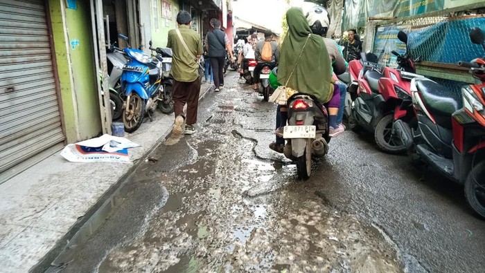 Dinas PUPR Depok Akan Cek Jalan Rusak Menuju Stasiun Citayam