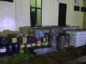 Polisi Bongkar Gudang Penimbunan BBM Bersubsidi di Empat Lawang