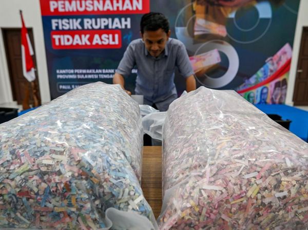 BI Sulteng Musnahkan 5.000 Lembar Uang Palsu