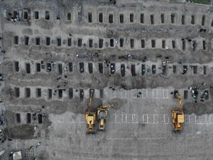 Video: 1.045 Tewas dalam Serangan di Iran, Termasuk 165 Siswi-Staf SD