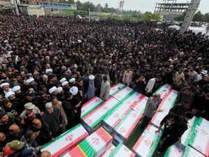 Video: Pemakaman Massal Siswa SD Iran yang Tewas Dalam Serangan AS-Israel