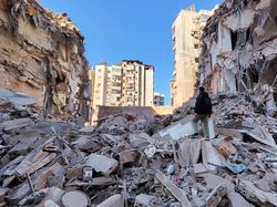 Video: 394 Warga Lebanon Tewas Diserang Israel, 83 di Antaranya Anak-anak