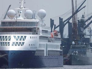 Kapal Selam AS Tenggelamkan Kapal Perang Iran di Samudra Hindia