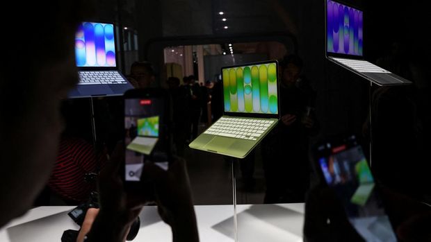 Apple's new entry-level Mac laptop, the MacBook Neo is on display during an event in New York City, U.S., March 4, 2026. REUTERS/Shannon Stapleton