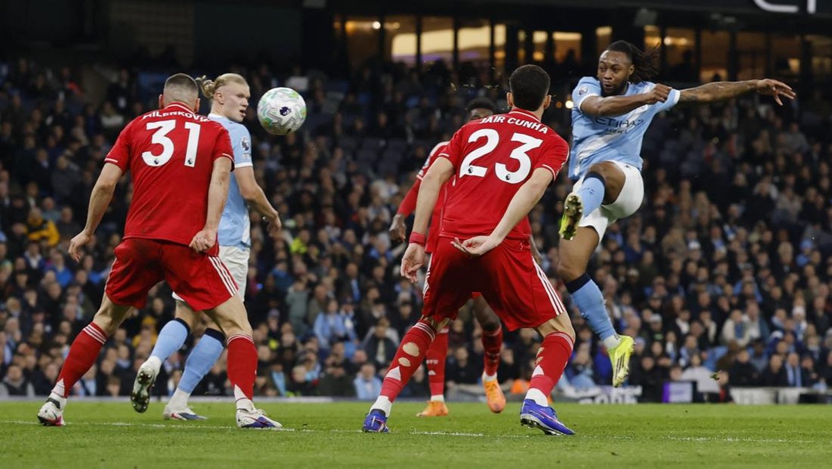 Manchester City diimbangi Nottingham Forest 2-2. (Action Images via Reuters/Jason Cairnduff)