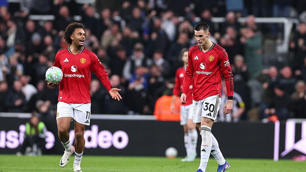 Manchester United akhirnya kalah juga setelah 11 pertandingan beruntun. (Getty Images/Robbie Jay Barratt - AMA)