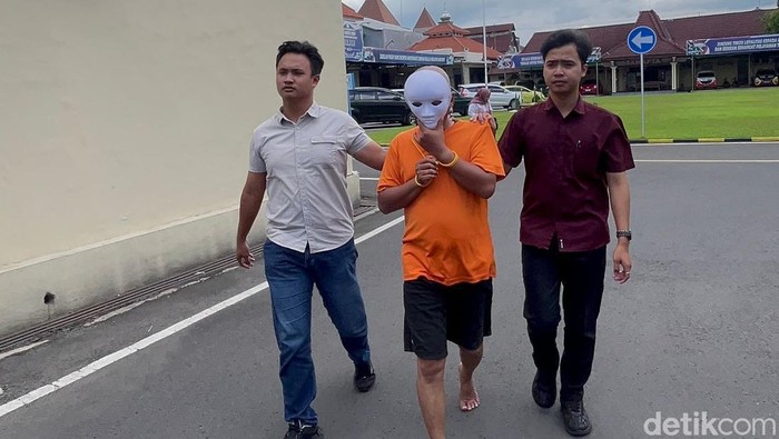 Pria Mojokerto Terbukti Menyerang Anak Tiri Sejak SD hingga Remaja