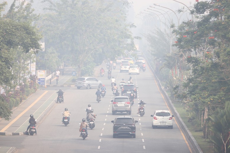 Hari Ke-10 Pemadaman Kebakaran Lahan Gambut di Riau