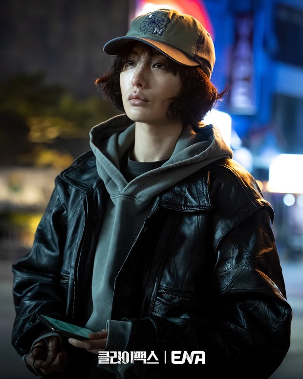 Nana memancarkan aura karismatiknya yang dibalut pesona misterius dalam drama 'Climax'.