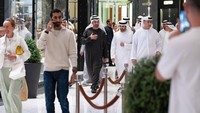 Video Cara Presiden UEA Bikin Warganya Tenang: Jalan-jalan di Mal Dubai