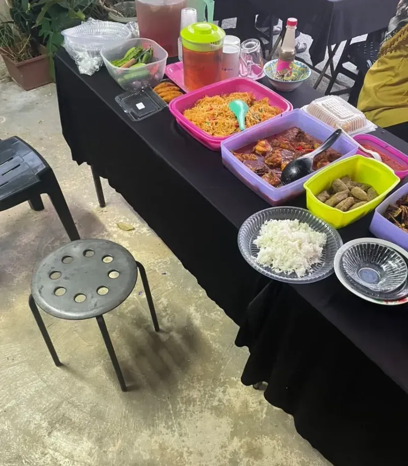 Salut! Wanita Ini Masak Tiap Hari buat Bagi-bagi Gratis saat Buka Puasa