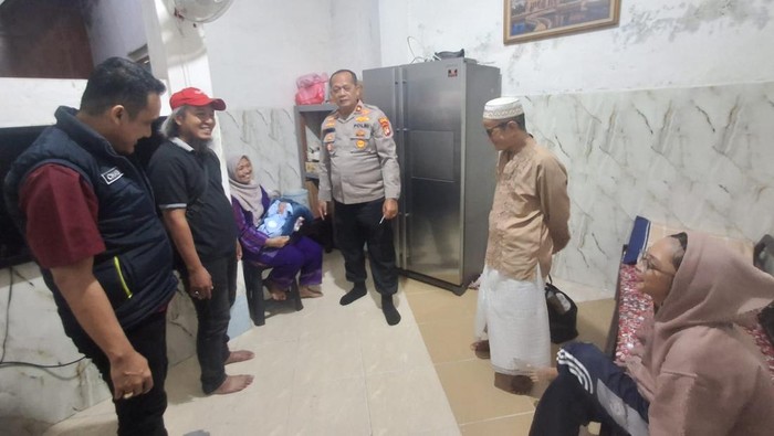 Bayi Ditemukan Hidup di Gerobak Nasi Uduk Pasar Minggu