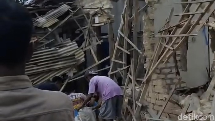 Ledakan Keras di Desa Bantelan, Sumenep Rusak Dua Rumah