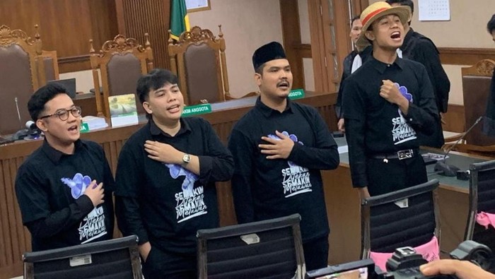 Delpedro dkk Dihukum Bebas dari Dugaan Penghasutan Demo