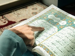 7 Ayat Al-Quran dan Hadits tentang Nuzulul Quran Lengkap Beserta Artinya