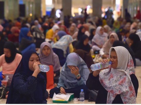 Buka bersama Le Minerale