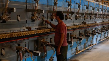 Berita dari Detik Finance: Dari Tanah Mentah hingga Jadi Ubin, Aktivitas Pabrik Keramik di Gujarat