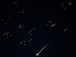 Balas Serangan Israel, Iran Tembakkan Rentetan Rudal dan Drone