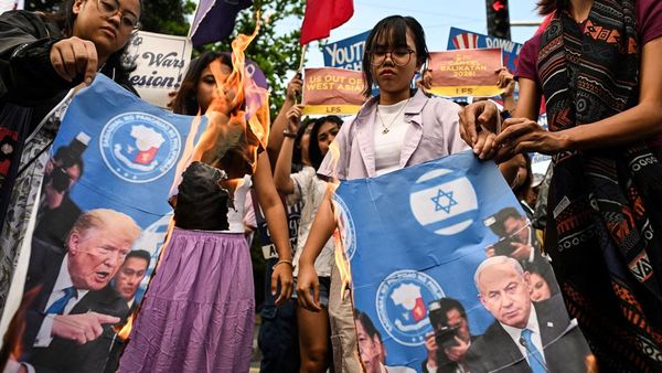 Aksi Protes Serangan AS-Israel di Manila