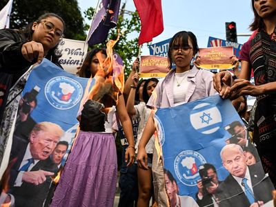 Aksi Protes Serangan AS-Israel di Manila