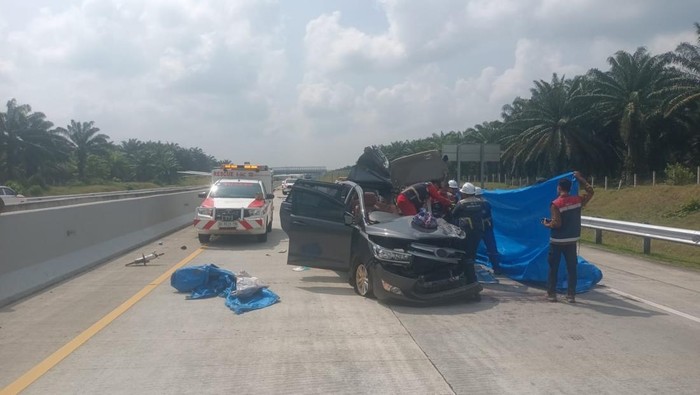 4 Orang Tewas Akibat Tabrakan Mobil dan Truk di Tol Indrapura-Kisaran