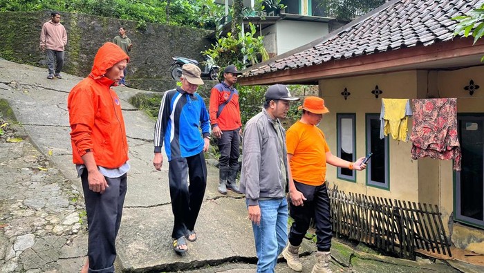 32 Rumah Rusak Akibat Pergeseran Tanah di Lebak