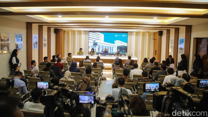 Kementerian Luar Negeri Evakuasi WNI dari Iran