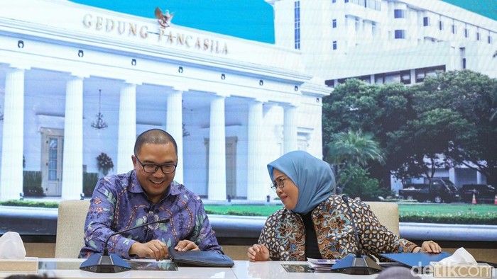 Kemlu Evakuasi 32 WNI dari Iran lewat Azerbaijan