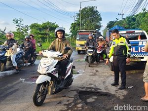 Jalan Berlubang Sidoarjo Makan Korban, Bupati Subandi Janji Begini