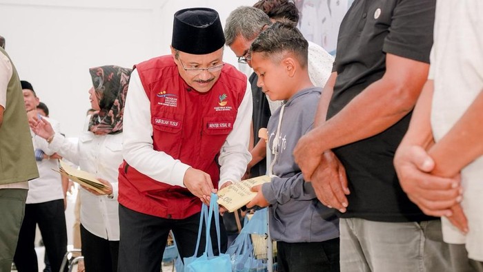 Menteri Sosial dan Dalam Negeri Salurkan Rp241,6 Miliar untuk Korban Banjir Pidie Jaya