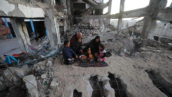 Potret Momen Buka Puasa di Bebagai Negara, Palestina hingga Jakarta