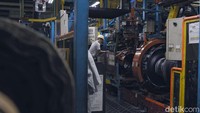 Intip Dapur Produksi Ban Mobil Bridgestone