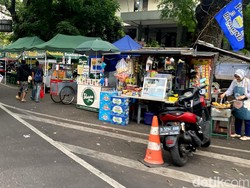 Masjid Istiqomah Bandung, Surga Takjil dari Cilok hingga Mi Kocok