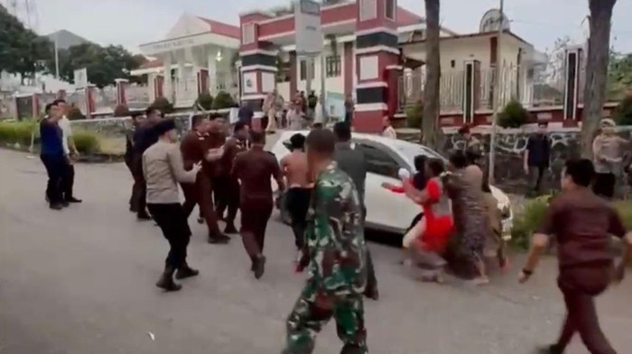 Tahanan Jambi Kabur Setelah Sidang, Petugas Serang