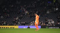 Tottenham Bapuk, Fans Cabut dari Stadion di Paruh Babak