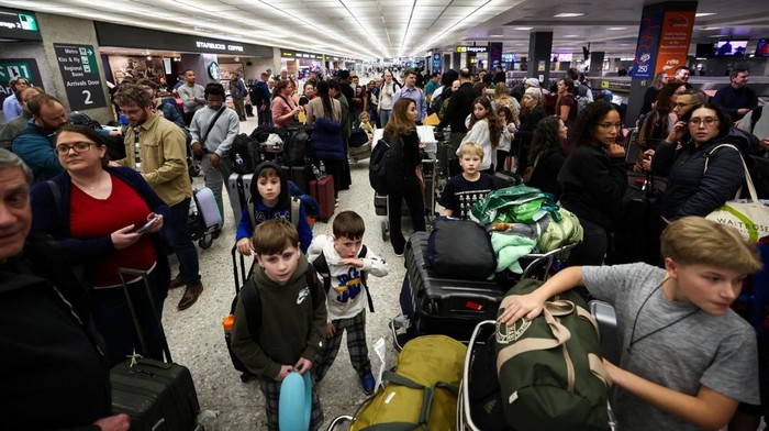 Warga AS dievakuasi dari Timur Tengah melalui Bandara Dulles