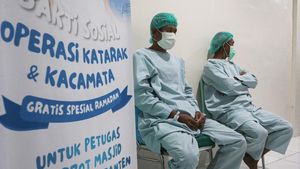 Bakti Sosial Ramadan, Pengurus Masjid di Banten Jalani Operasi Katarak Gratis