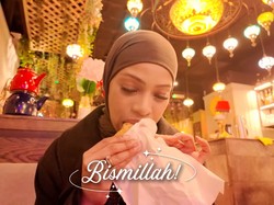 YouTuber Ini Ungkap Pengalaman Puasa di Inggris, Ada Kampung Muslim!