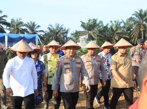 Terobosan Bakomsus Polda Riau Racik Pupuk Tingkatkan Produksi Jagung