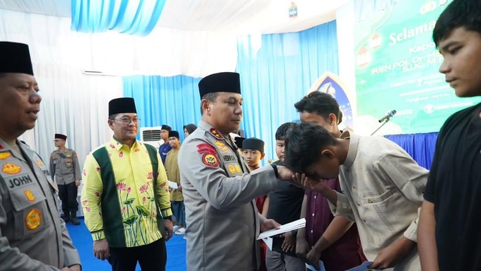 Kapolda Riau Gelar Safari Ramadan di Pelalawan