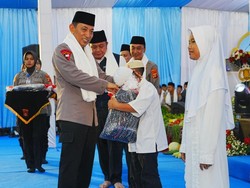 Kapolri Safari Ramadan di Sumsel: Santuni Yatim-Perkuat Sinergi dengan Tokoh Agama