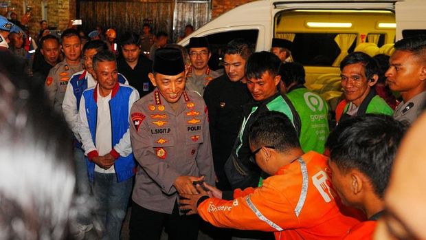 Kapolri Jenderal Sigit Sigit Prabowo mengunjungi Kedai Ado Presisi di Palembang. (dok.istimewa)