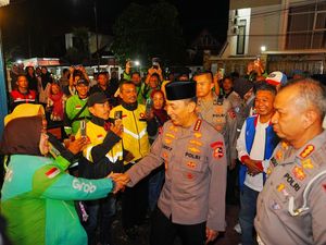 Kapolri Sambangi Kedai Ado Presisi, Ngobrol-Serap Aspirasi Komunitas Ojol Palembang