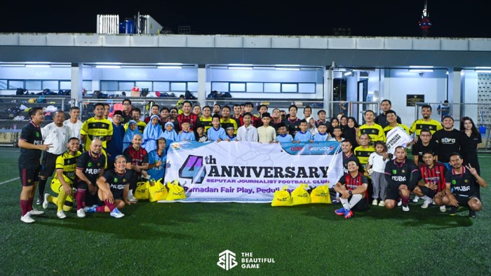 Komunitas sepakbola jurnalis Seejontor FC (SJFC) merayakan hari ulang tahun (HUT) keempat. Momen ini dikemas dengan pemberian santunan ke anak yatim piatu.