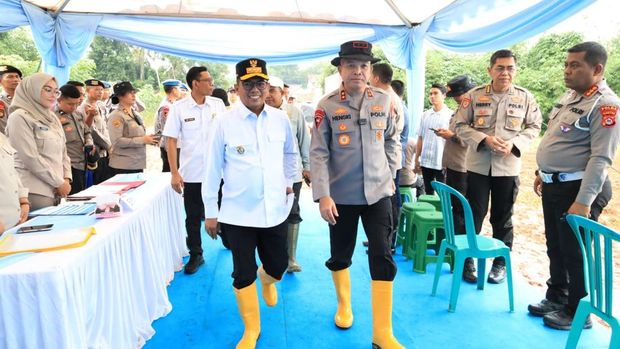 Polda Banten melaksanakan penanaman jagung serentak untuk swasembada pangan. (dok.istimewa)