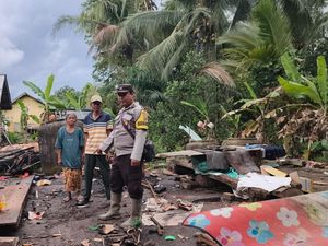 63 Rumah di Banyuasin Rusak Parah Usai Diterjang Angin Puting Beliung