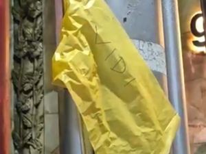 Video: Sederet Artis Terlihat Datangi Rumah Duka Vidi Aldiano