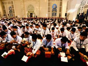 Seribu Anak Yatim Ikuti Buka Puasa Bersama di Masjid At-Thohir