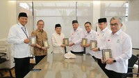 Sinar Mas Wakafkan 2.000 Al-Qur'an ke Dewan Masjid Indonesia